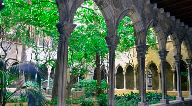 Cloister of the Santa Anna parish in Barcelona